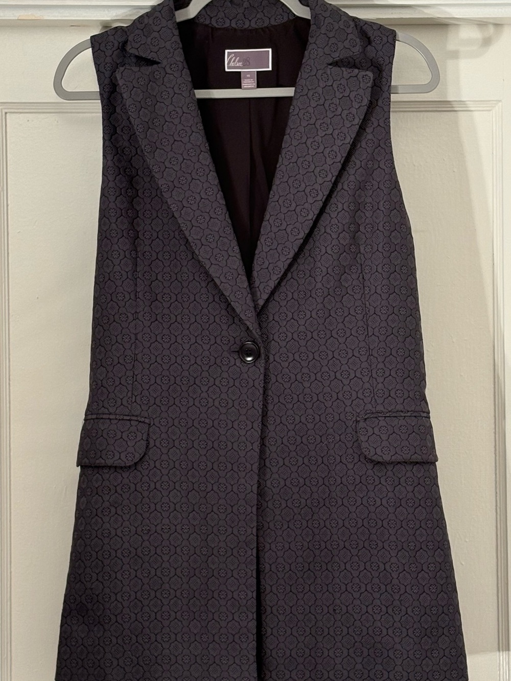 Chelsea28 Sleeveless Long Blazer Vest in Charcoal Floral Jacquard